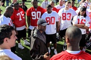 DeMaurice Smith with players