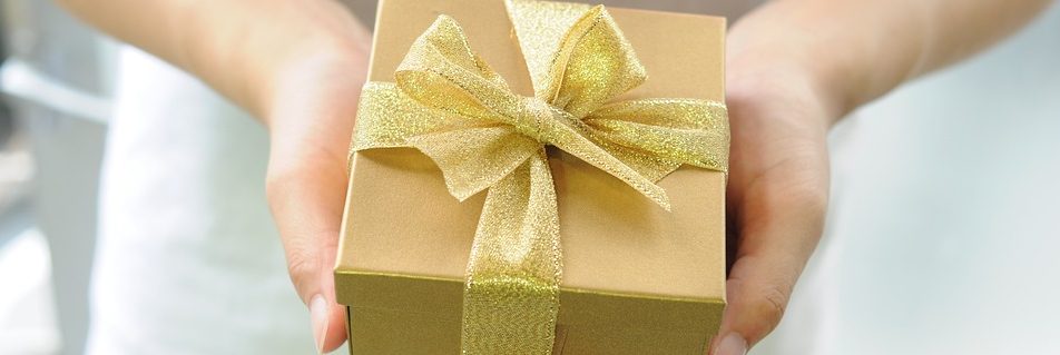 Image for Thanking Your MBA Recommenders—Our Guide to Gift Giving